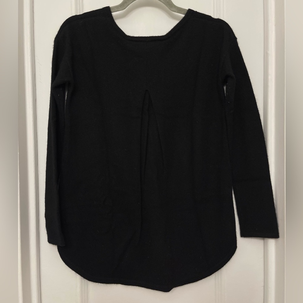 SAKS FIFTH AVENUE Cashmere Sweater